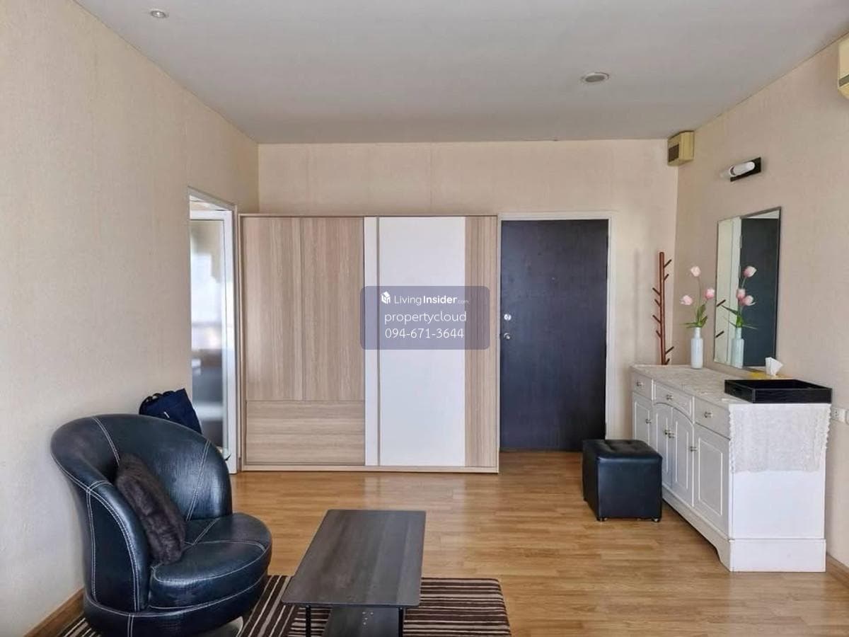 🏢 For rent THE TREE CONDO Chok Chai Si✨ Large suite, the only room of the project.🌇 Top floor, open view, quiet, private.💰 Rent 15,000 baht / month