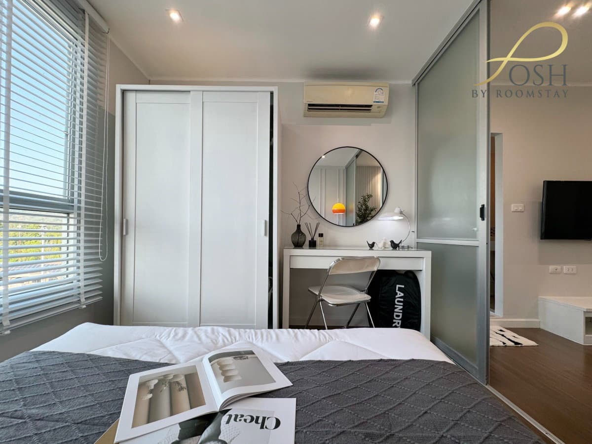 dCondo Creek, newly renovated Mid-Century style - image 6