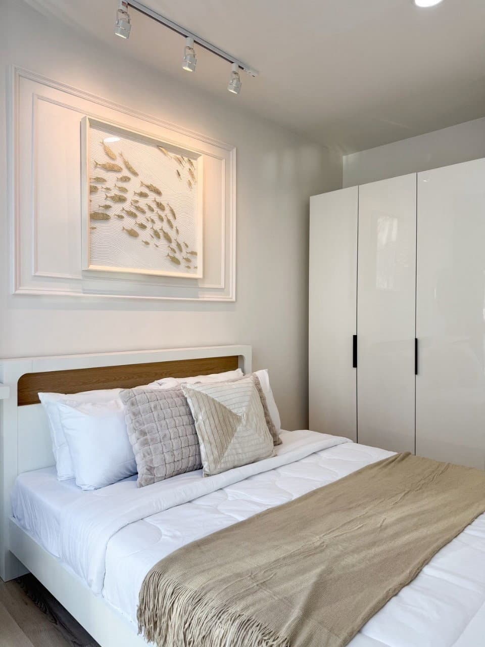 The Base Uptown For Sell WR-03036 - image 3