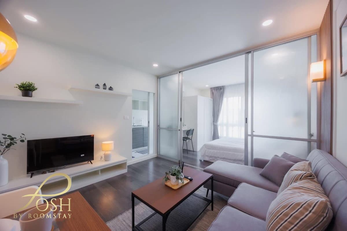 D Condo Mine, newly renovated, fully furnished with appliances, ready to move in. - image 8