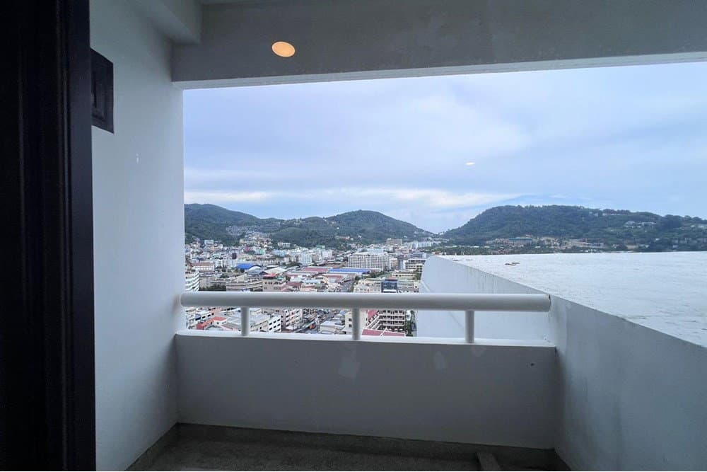 [920081021-131] Patong Beach, walking distance to shops and restaurant,cheap - image 6