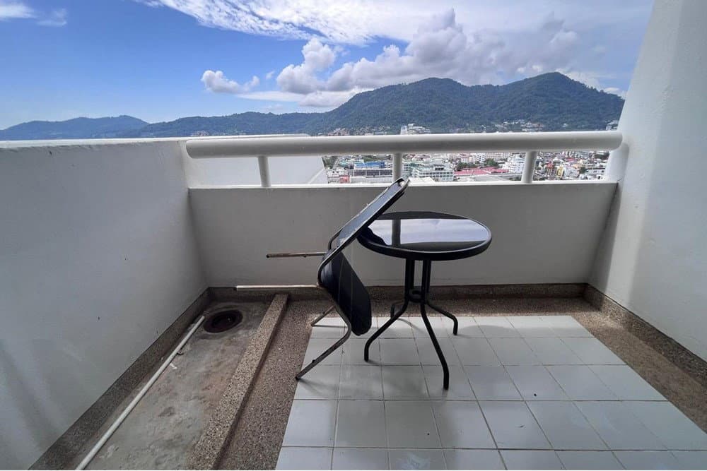 [920081021-131] Patong Beach, walking distance to shops and restaurant,cheap - image 7