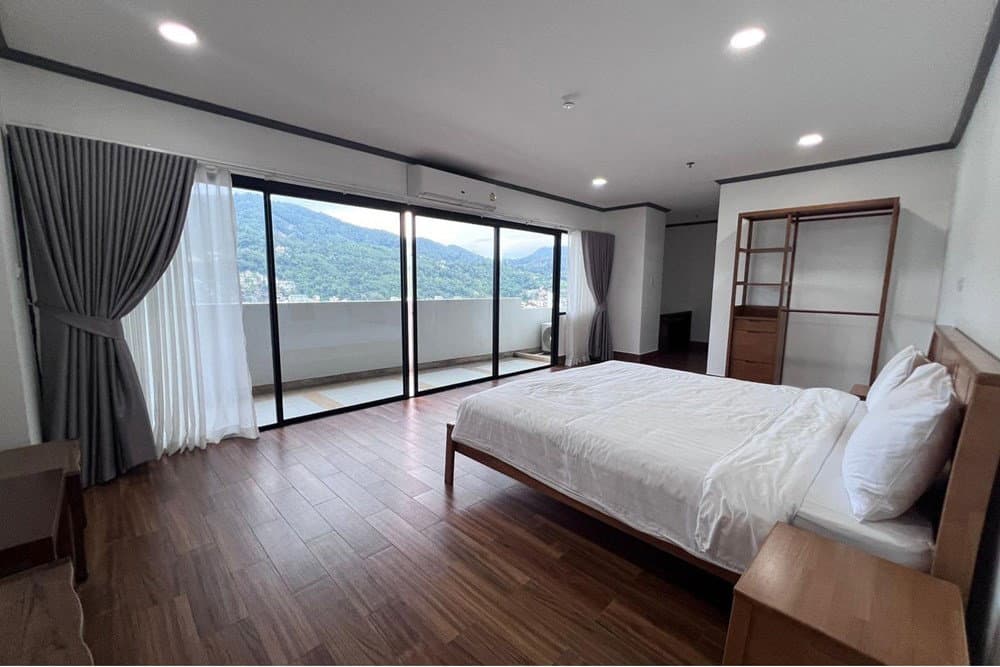 [920081021-131] Patong Beach, walking distance to shops and restaurant,cheap - image 8