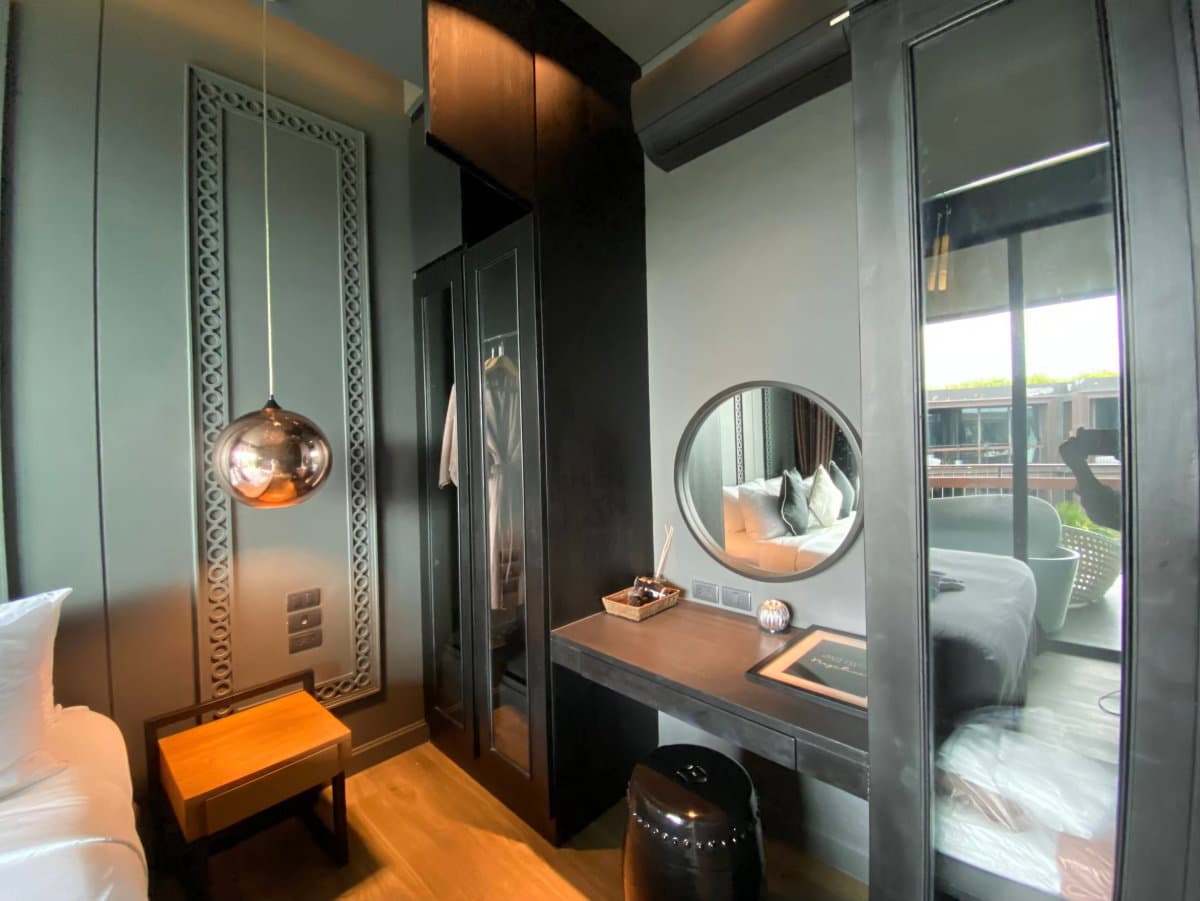 For Sale: SATURDAY RESIDENCE – Luxury 2-Bedroom Condo with Pool View, Ideal for Investment - SW002674 - image 4