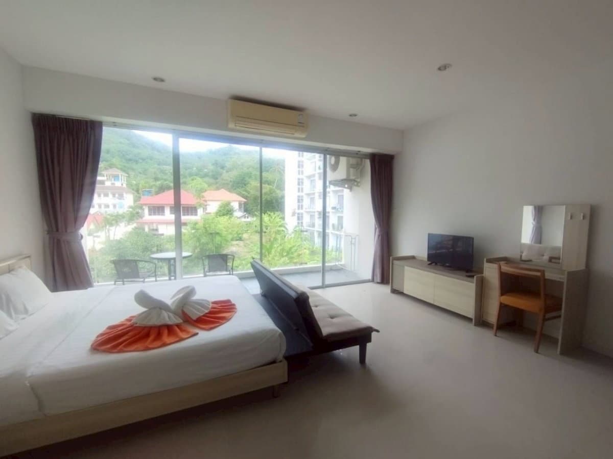 Chic Condominium For Sell WR-03544 - image 5