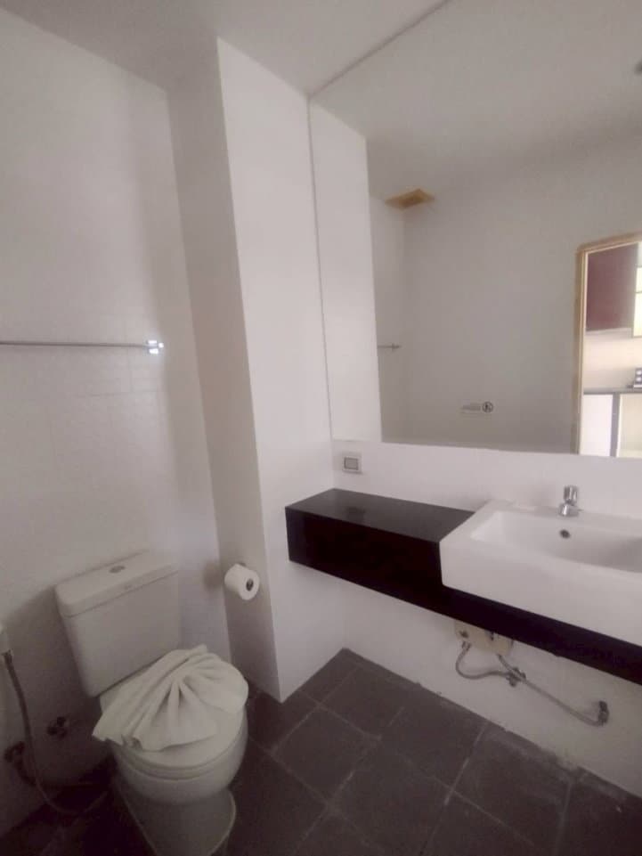 Chic Condominium For Sell WR-03544 - image 8