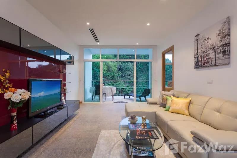 Spacious 2 bed Freehold condo with Semi Private Garden 5363341 - image 6