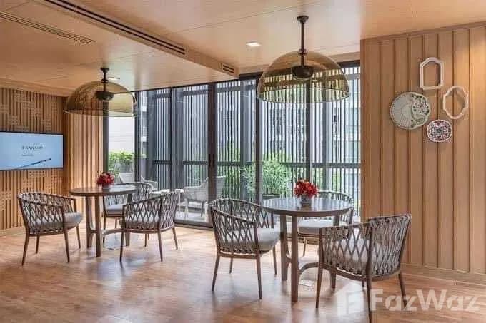 Freehold condo Pool View at The Base Central for sale 5361885 - image 5