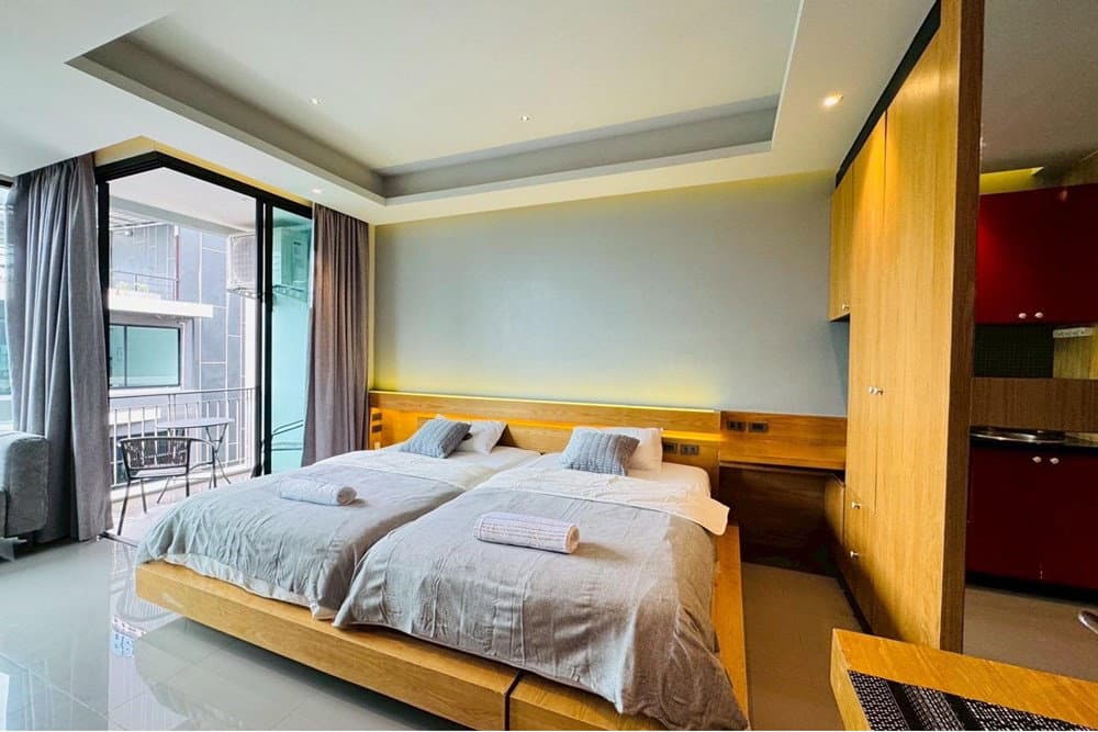 [920081021-160] Condo for Sale Naiharn Phuket.Tenant Secured, Foreigner freehold - image 4