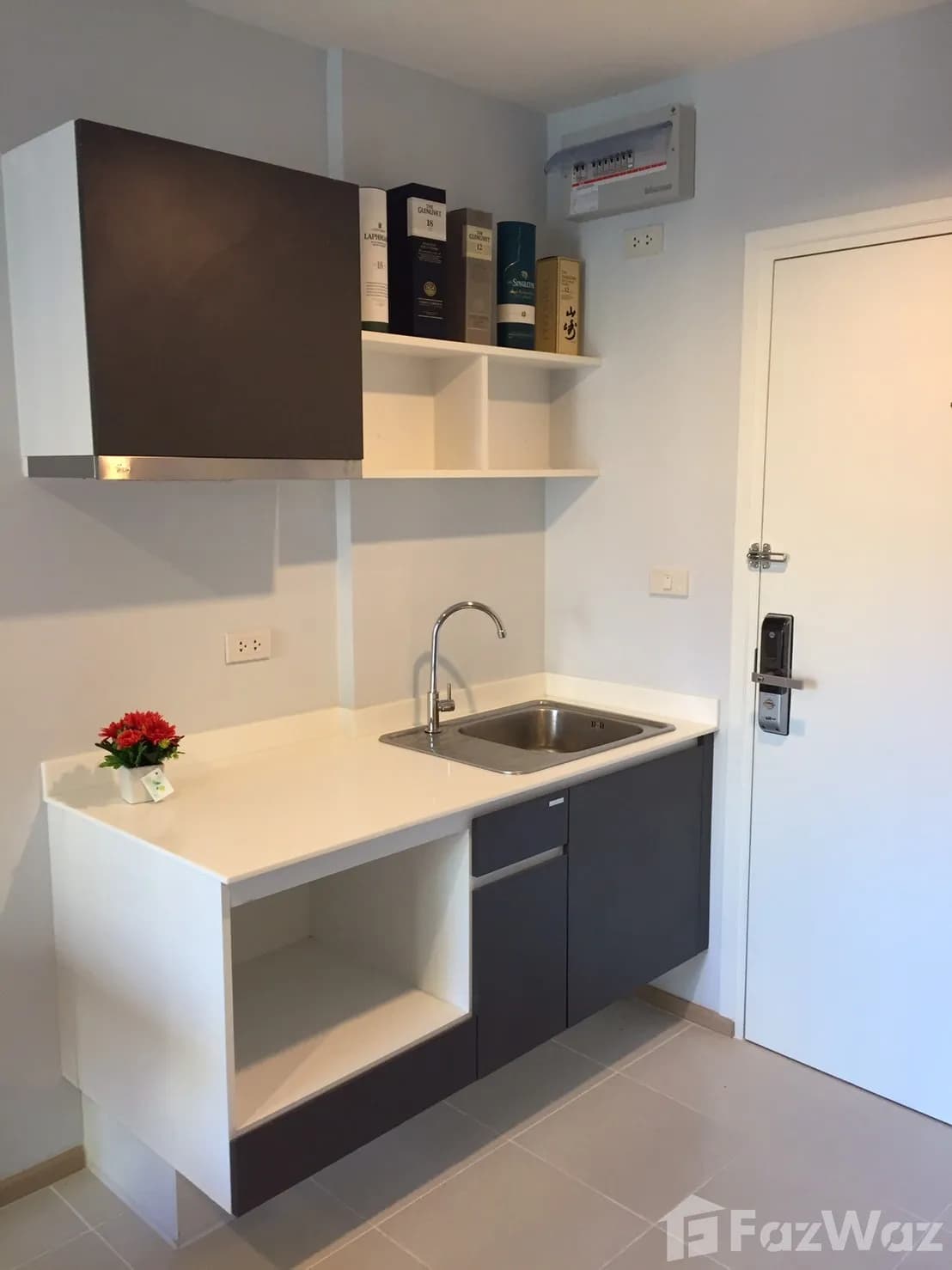 Urban Living at its Finest in ZCAPE III: Hurry to Inquire Now! 1053610 - image 3