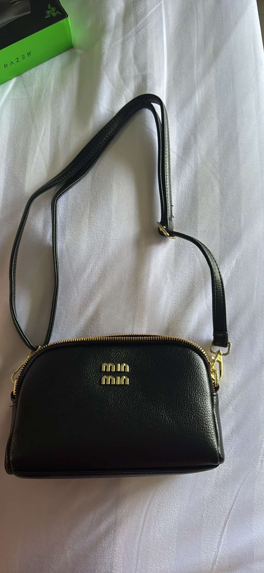 Just not my style. Brand new, never used. 20cm across, 5c...