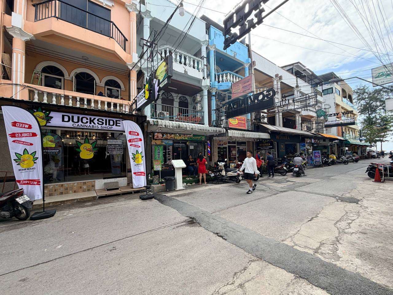 Cannabis shop in Patong beach, beachfront road! - image 3