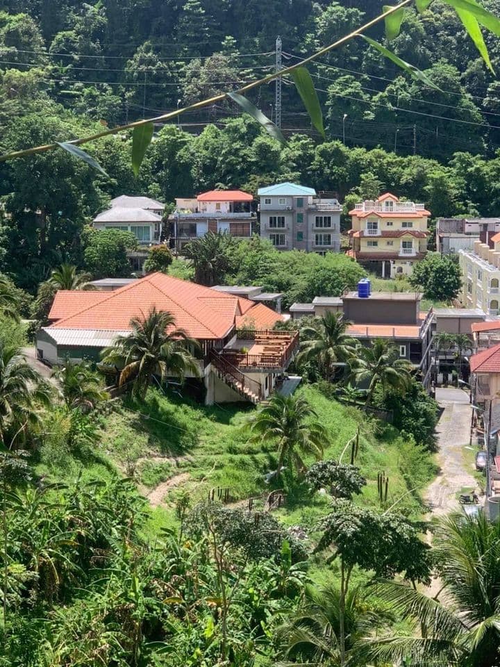 Land for sale, area 1 rai With buildings, restaurants, Soi Kuan Yang, Patong, sea and mountain views.
