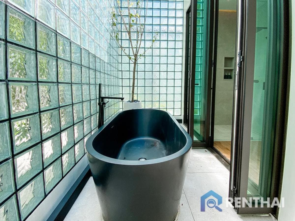 3bed Villa in Mono Oxygen Bangtao Beach, Private Pool & Garden - image 5