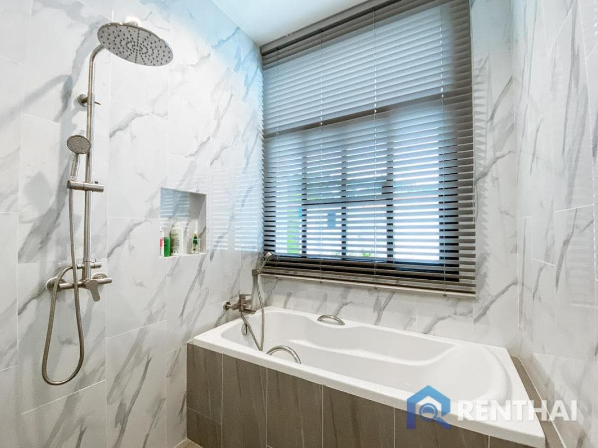 Splendid 3bed Villa in Phuket, Goldena Twin with Exclusive Facilities - image 5