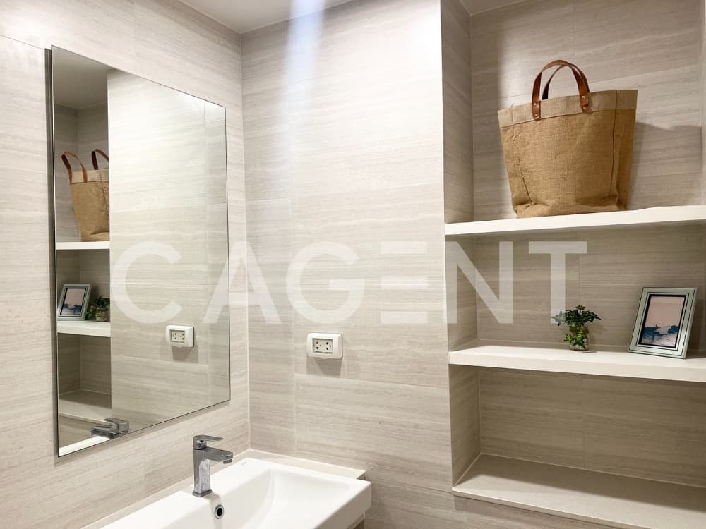 Condo for rent “Phyll Phuket“ in the heart of Phuket city, surrounded by complete facilities. - image 8