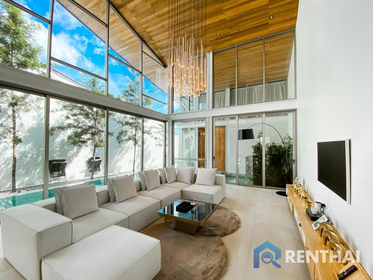 Luxurious 4bed Villa in Phuket, The Trinity Village with Private Pool and Garden - image 2