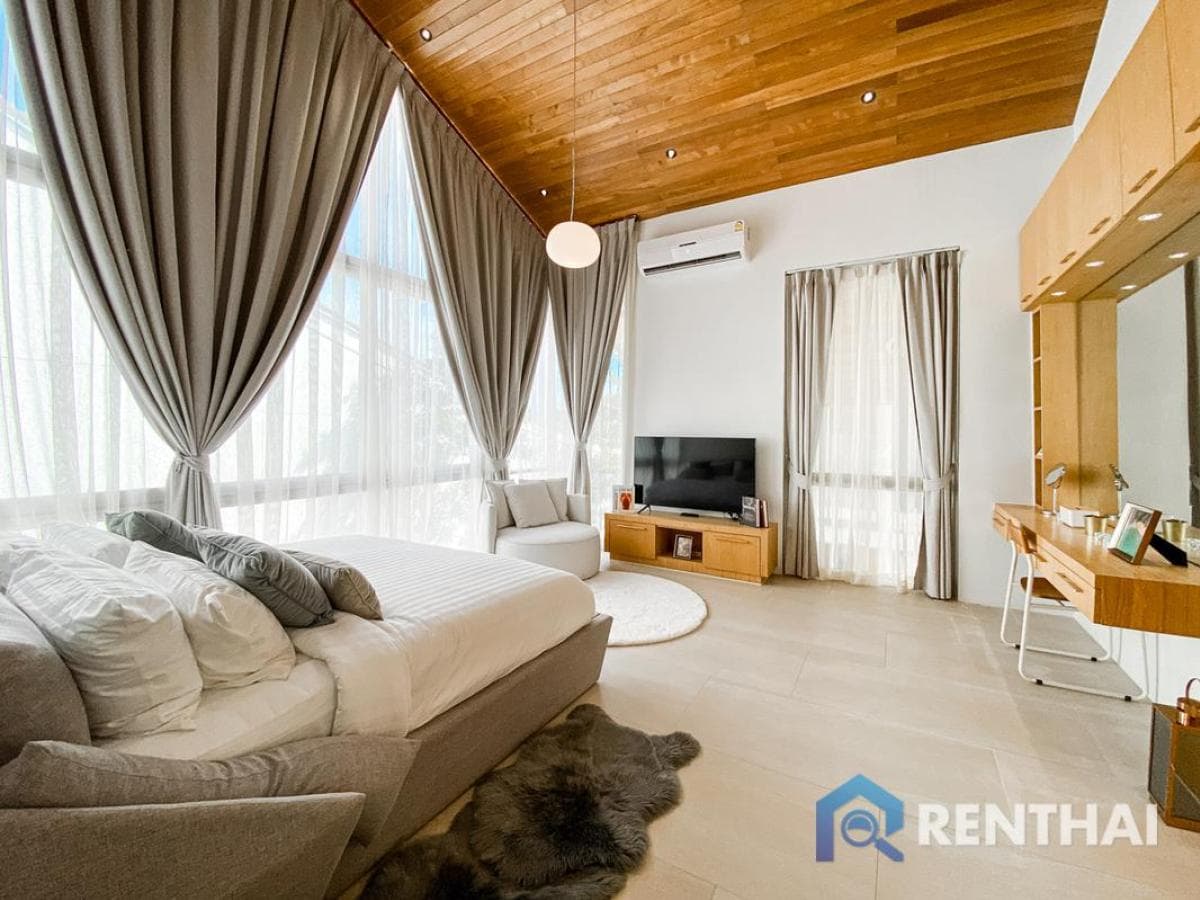 Luxurious 4bed Villa in Phuket, The Trinity Village with Private Pool and Garden - image 4