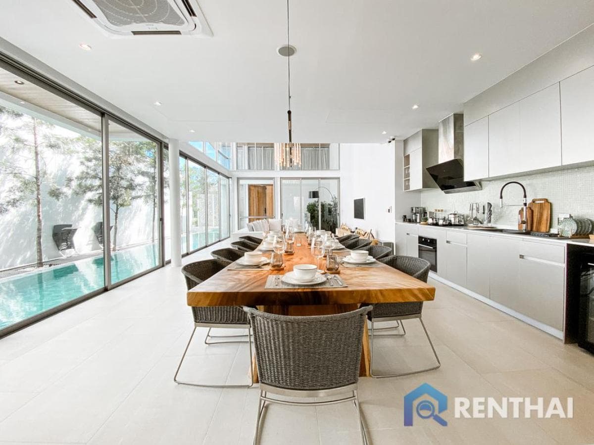 Luxurious 4bed Villa in Phuket, The Trinity Village with Private Pool and Garden - image 6