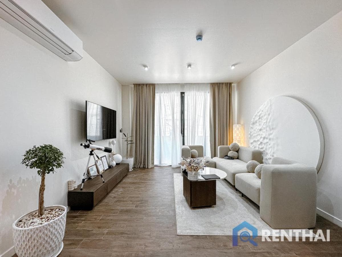 Sunny Moon Studio 1bed in Phuket: Fully Furnished + Pool, Gym & Parking