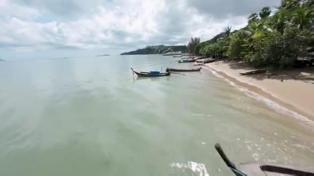 ● Prime location ● Golden Land, Por Phuket Bay | 8 Rai 238.00 Sq. 6. (3,438.00 sq.w.) | Yellow area Build up to 23 tall buildings - image 5