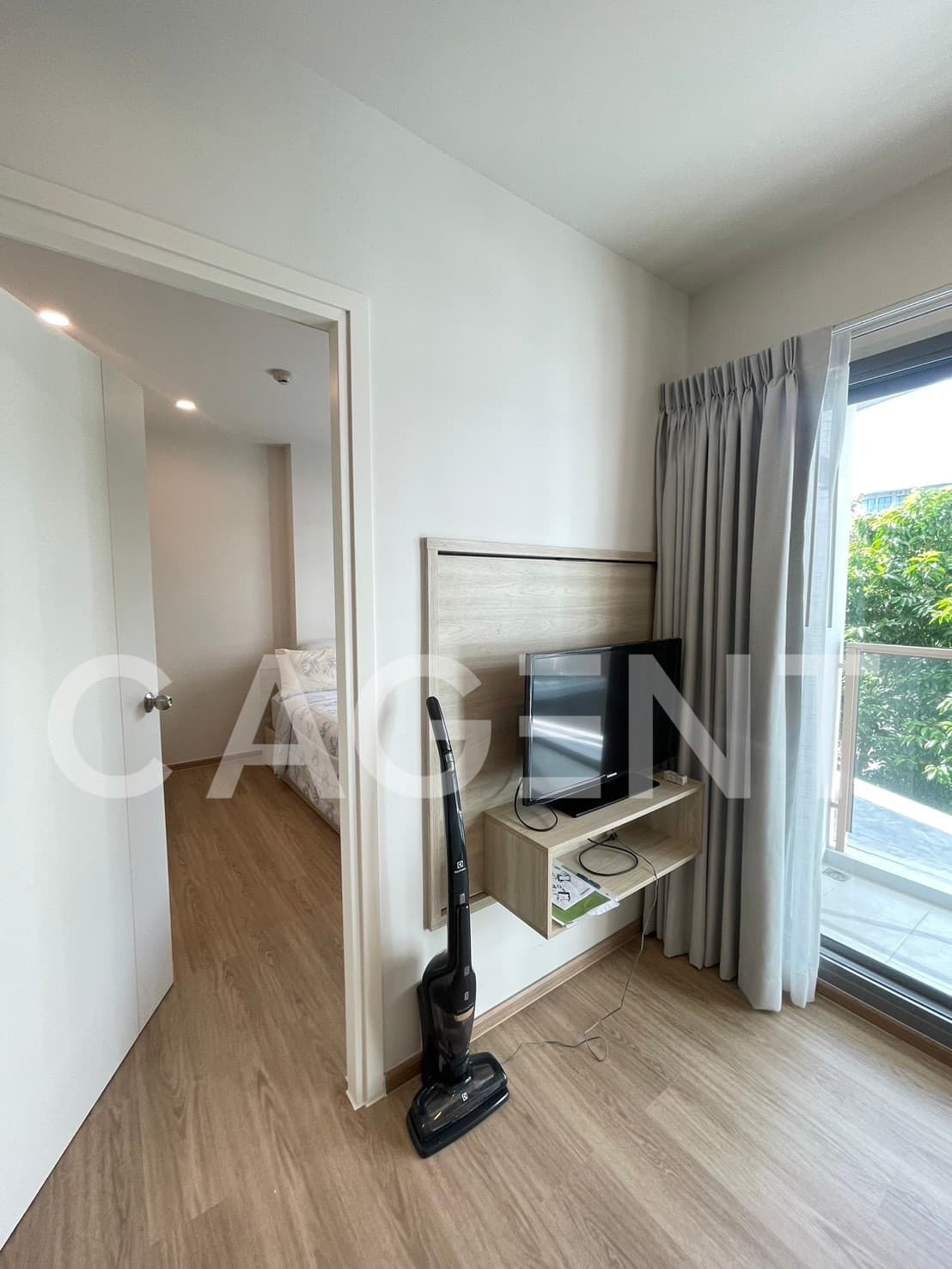 Rent a condo “Phyll Phuket“ in the heart of Phuket Surrounded by complete facilities - image 2