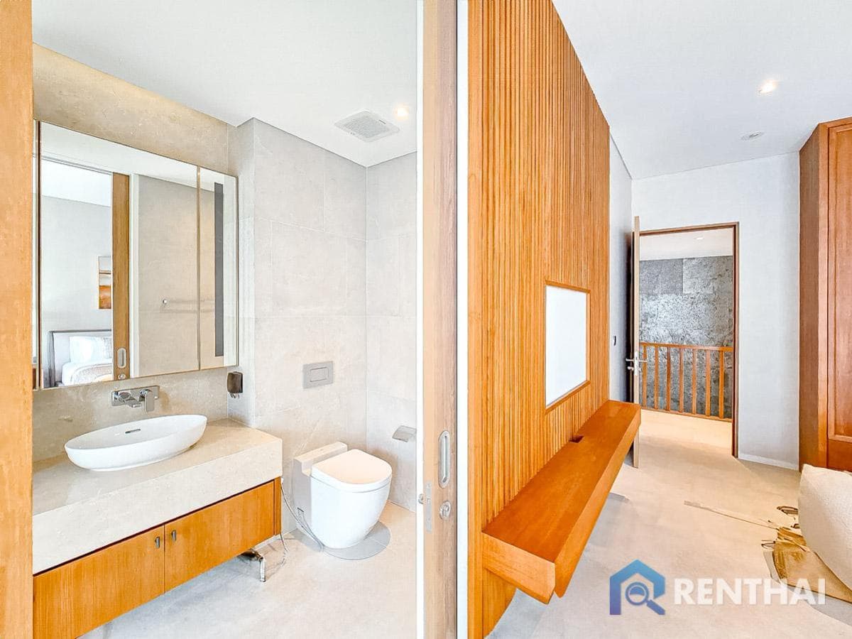 Luxury Beachfront Villa in Phuket - image 8