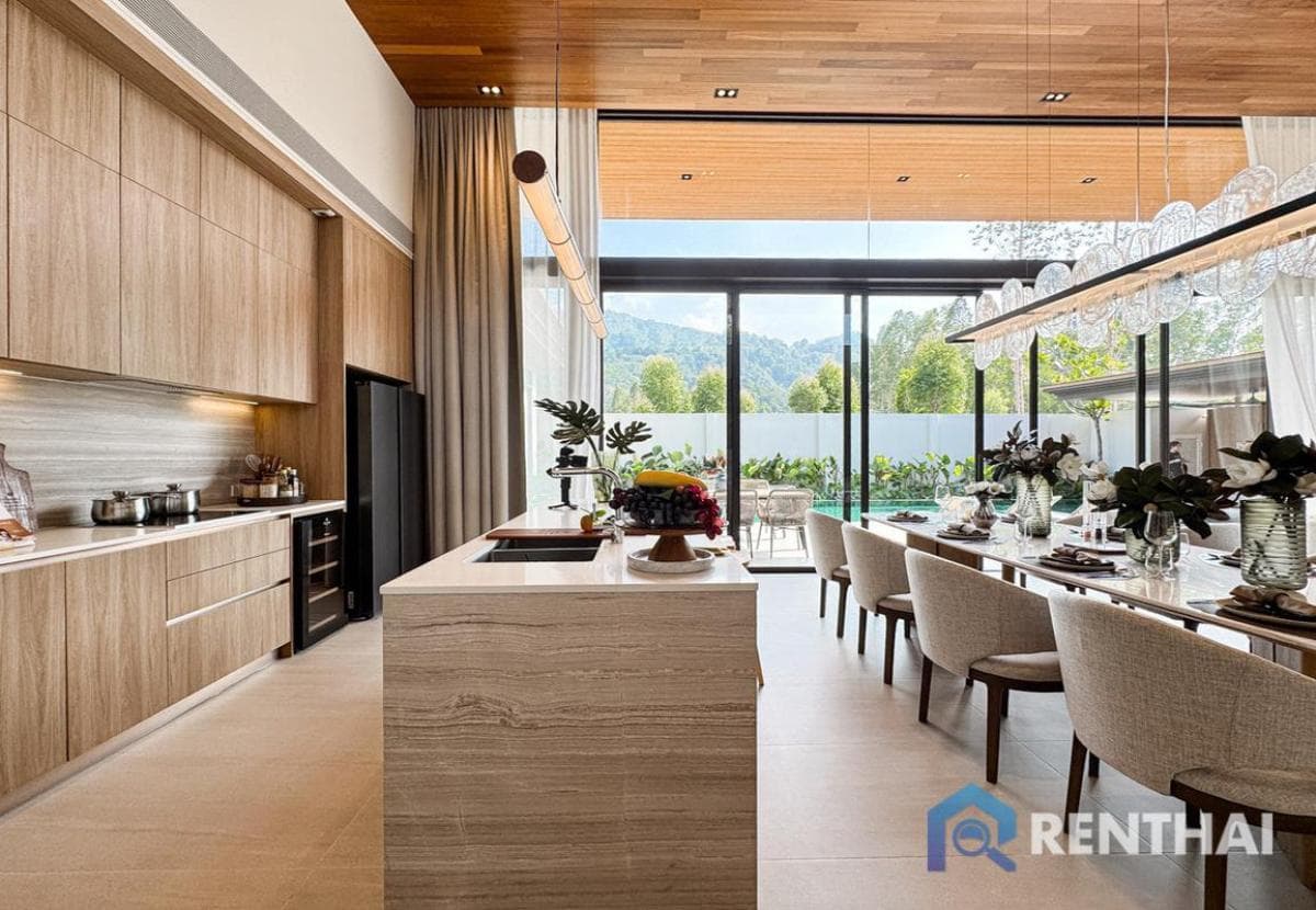 4-Bedroom Luxury Villa with Breathtaking Views - image 4