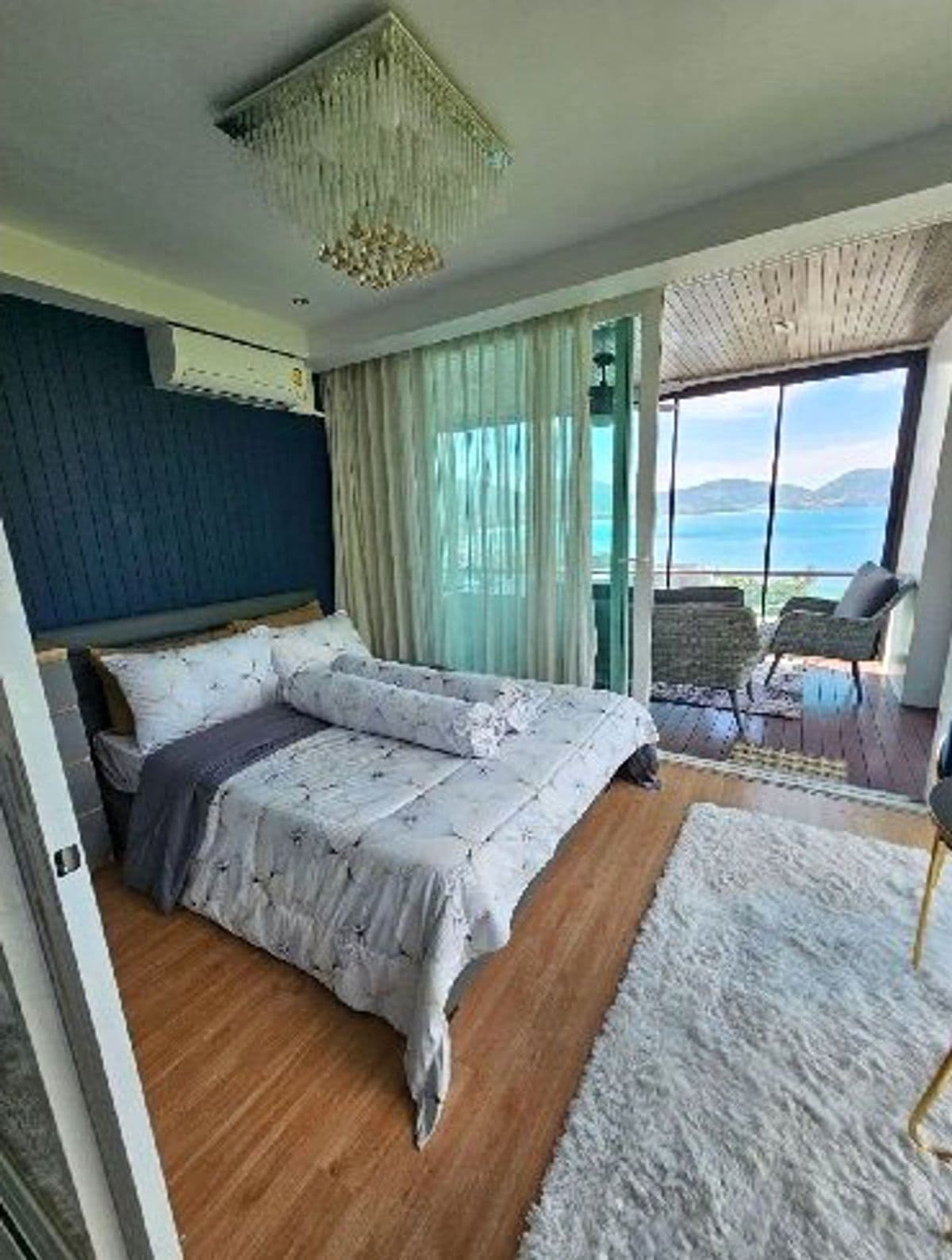 Condo next to Patong, Phuket, the pagoda price! The Pretty At Bay Cliff, corner, sea view, mountains, swimming pools in the room, decorated with well -built -in furniture.