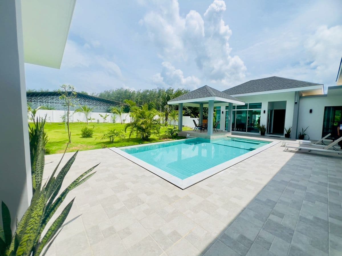 Live the Resort Life Daily – Luxury 1-Rai Pool Villa, Fully Furnished and Ready to Move In. - image 3