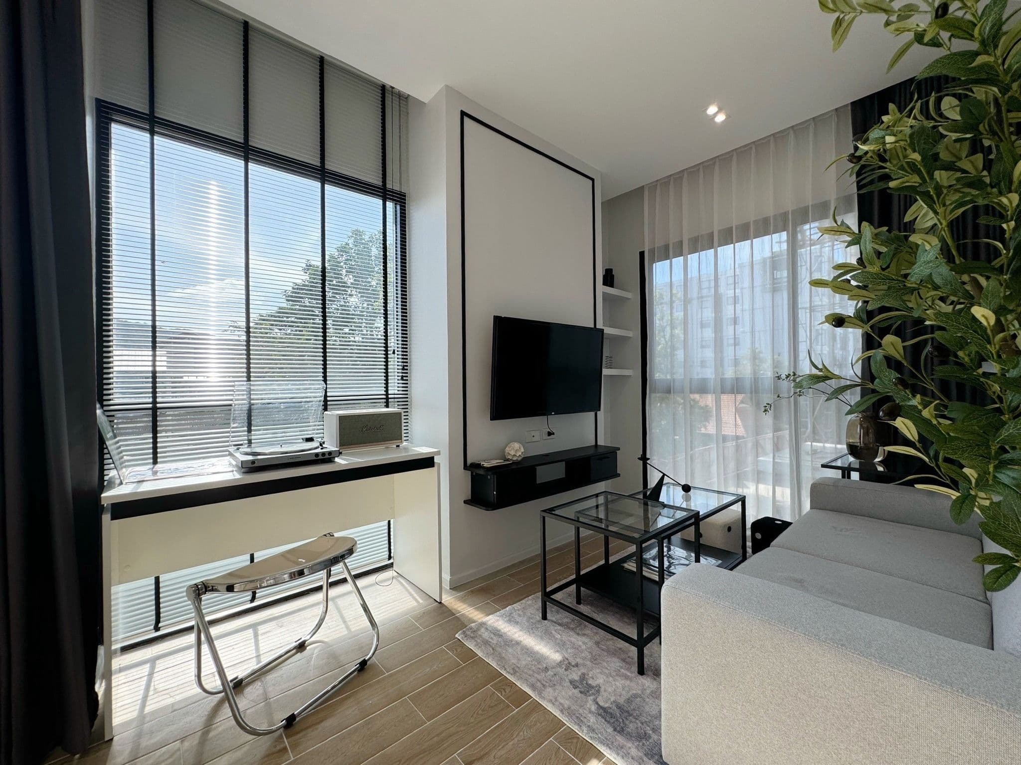 1 Bedroom Condo for sale at Dlux Condominium U5565245 - image 2