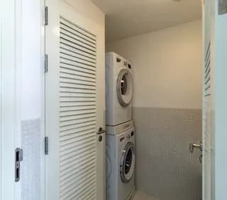 2 Bedroom + Office Seaview Condo for Sale U1858038 - image 5