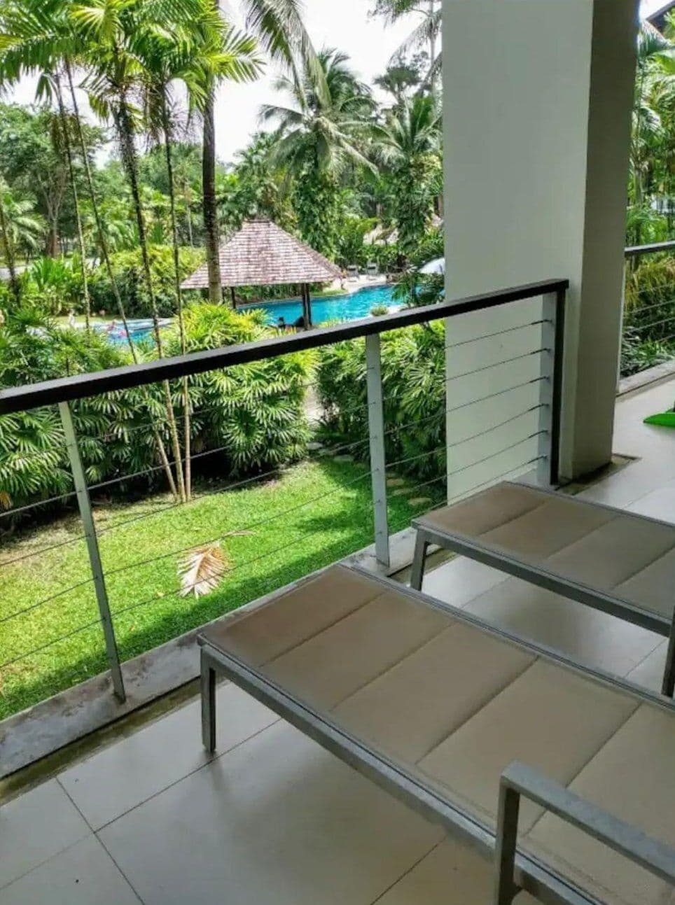 Large 2 Bedroom apartment with pool view U5565021