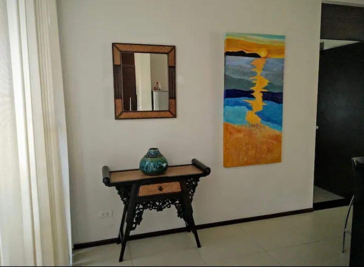 Large 2 Bedroom apartment with pool view U5565021 - image 3