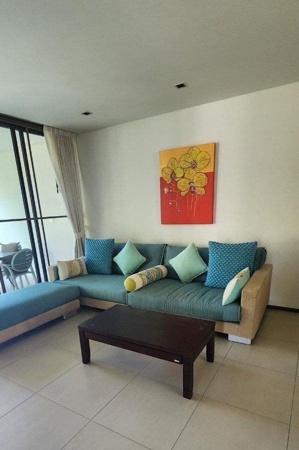 Large 2 Bedroom apartment with pool view U5565021 - image 4