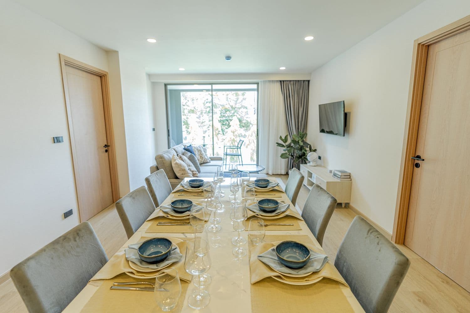 2 Bedroom Condo U5576870 - image 4