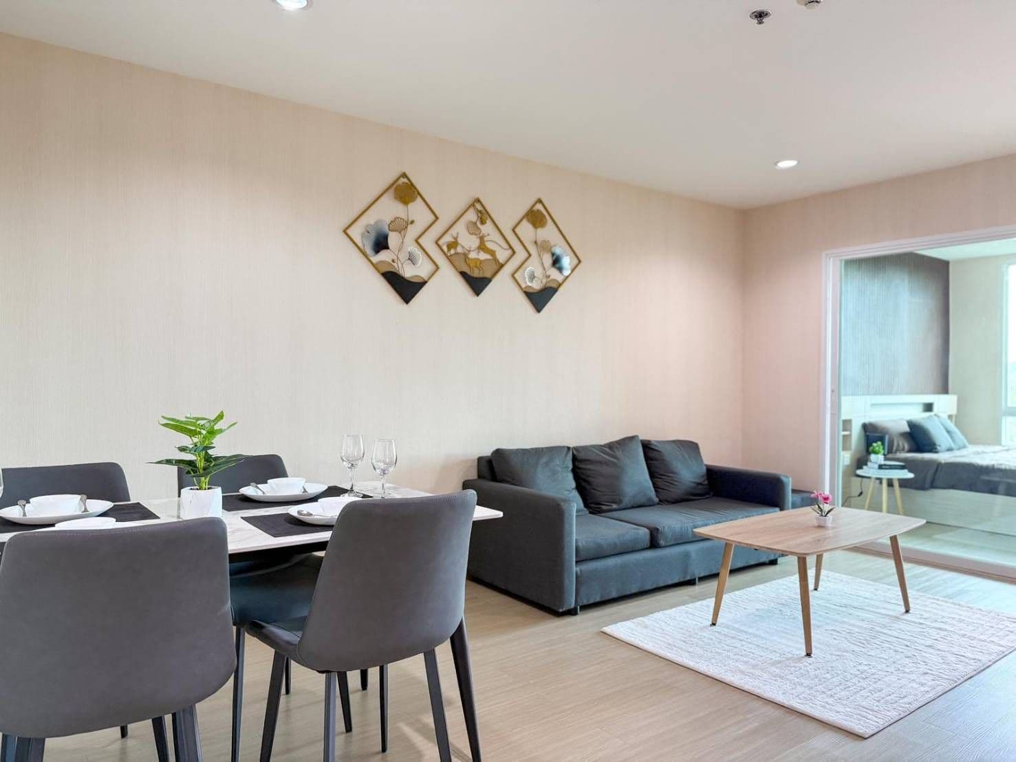 Newly Renovated U5569973 - image 2