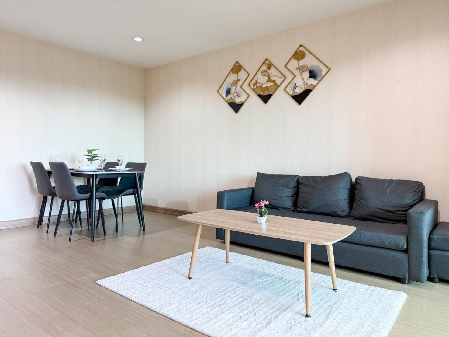 Newly Renovated U5569973 - image 3