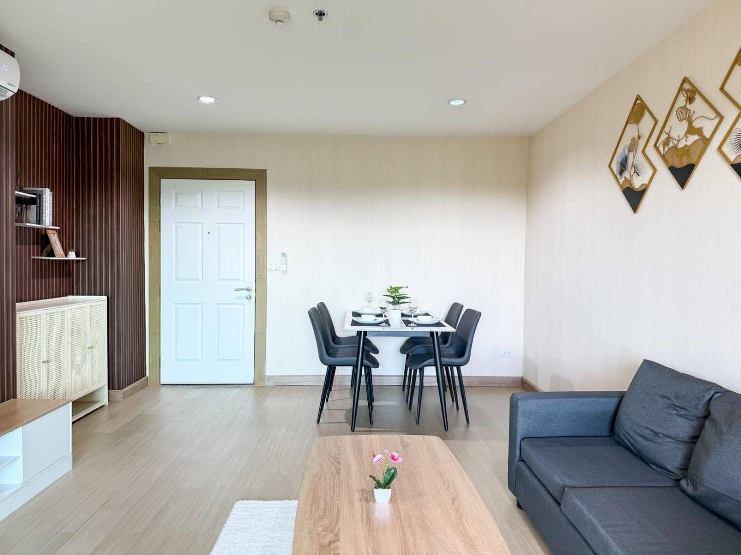 Newly Renovated U5569973 - image 4