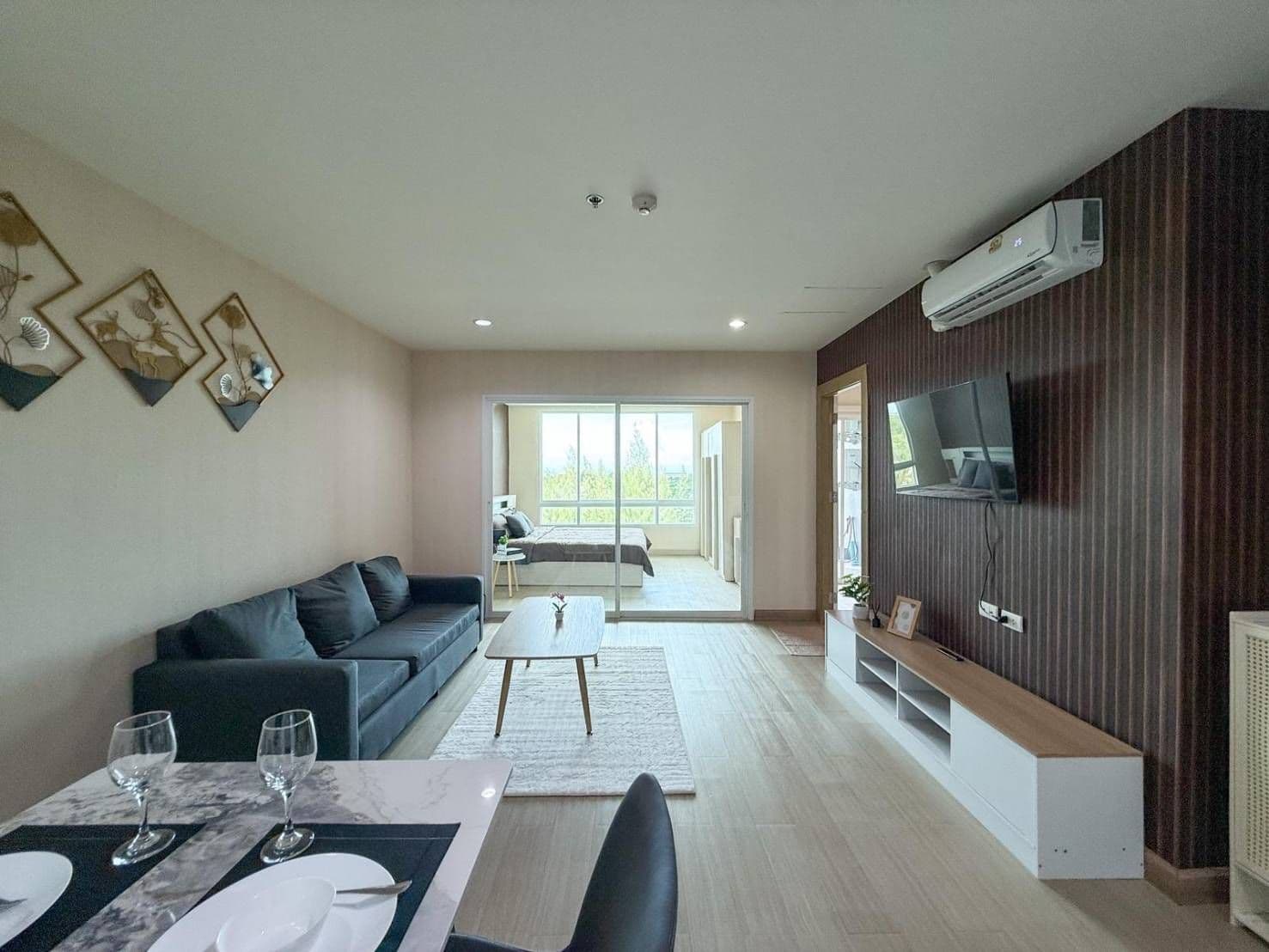 Newly Renovated U5569973 - image 6