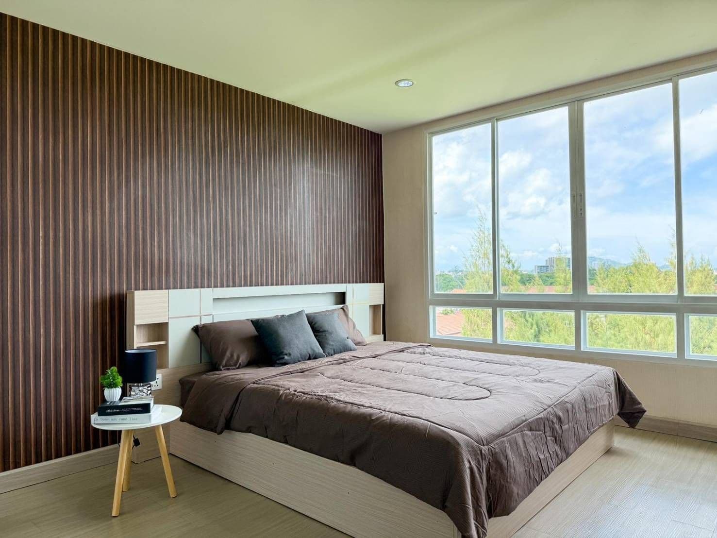 Newly Renovated U5569973 - image 7