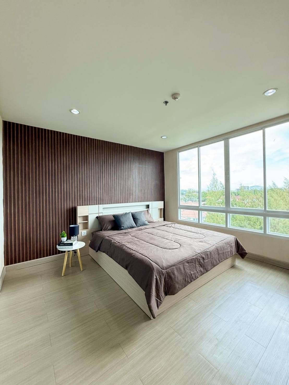 Newly Renovated U5569973 - image 8