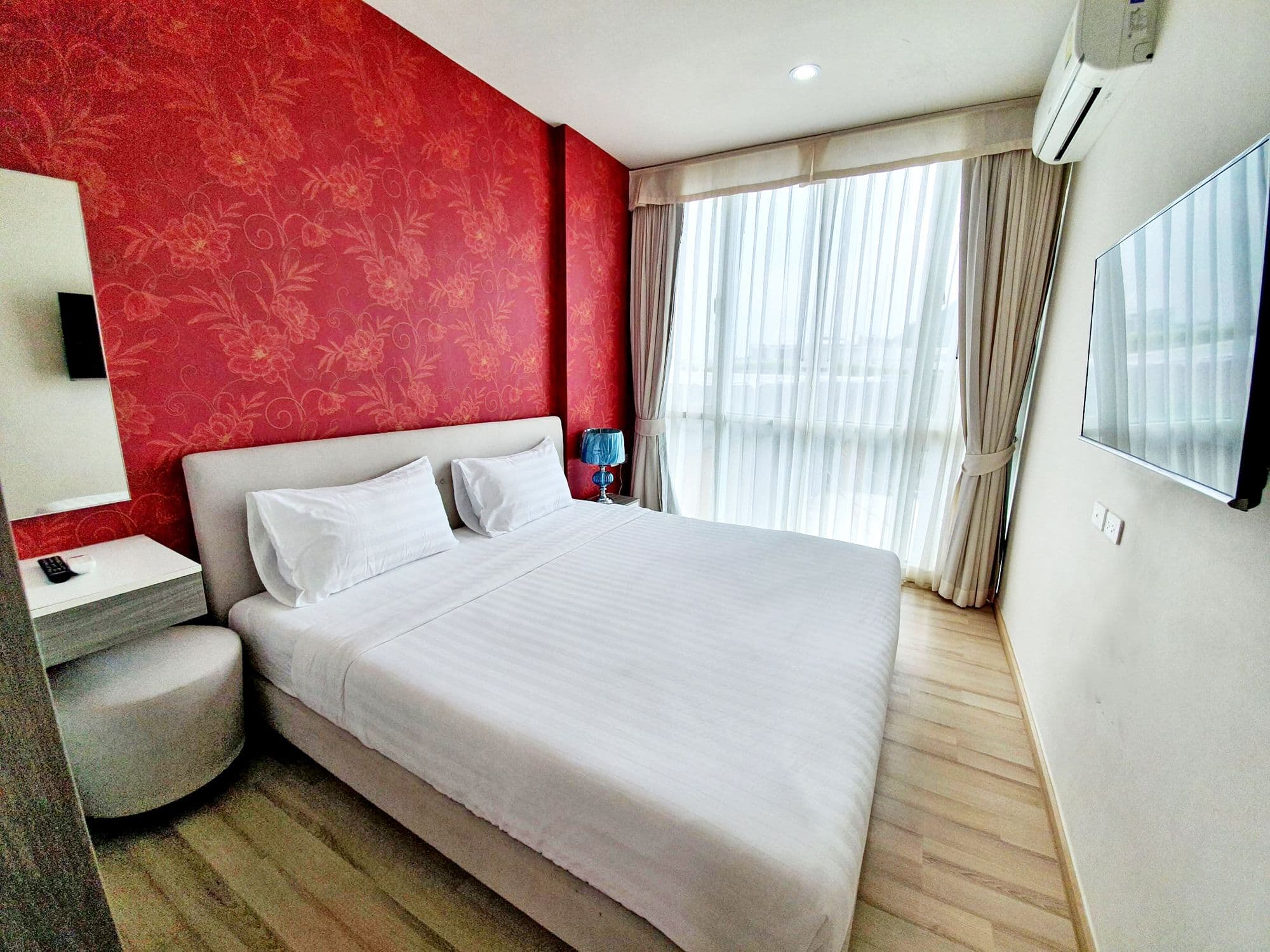 1-bedroom condo The Base Downtown, next to Central Floresta U5571076