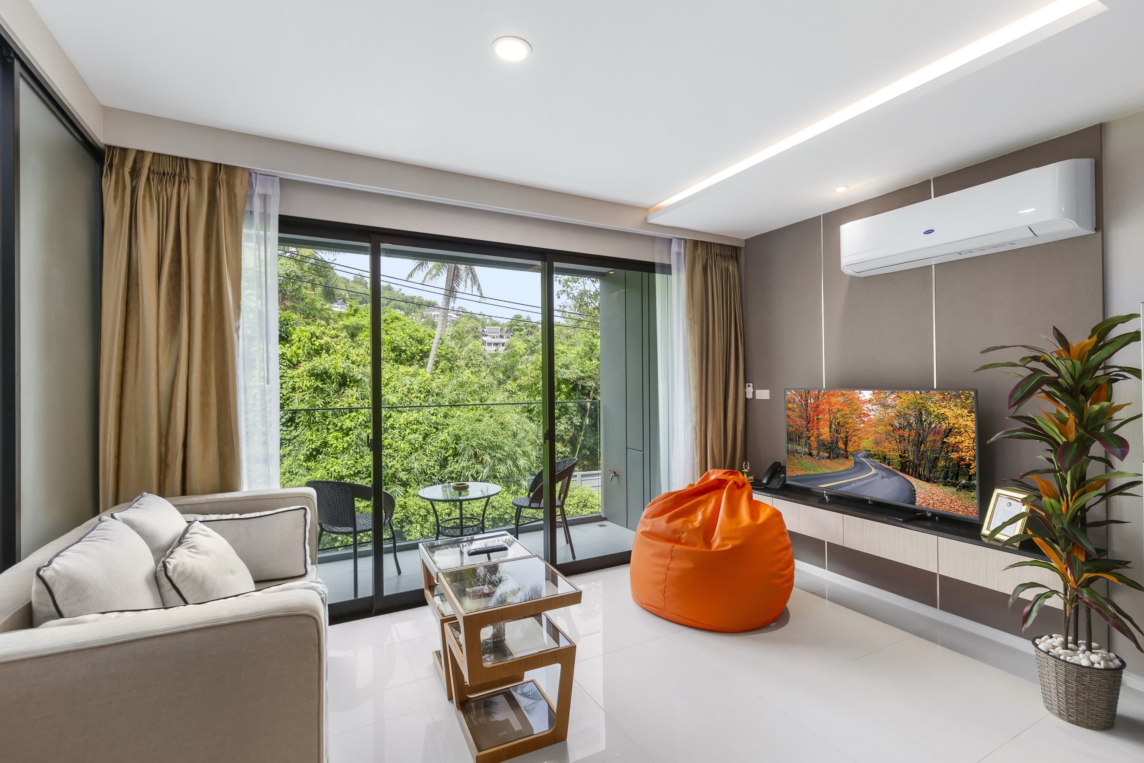 Spacious 45 sqm Studio at Mida Grande Surin - Top Resort U5577515