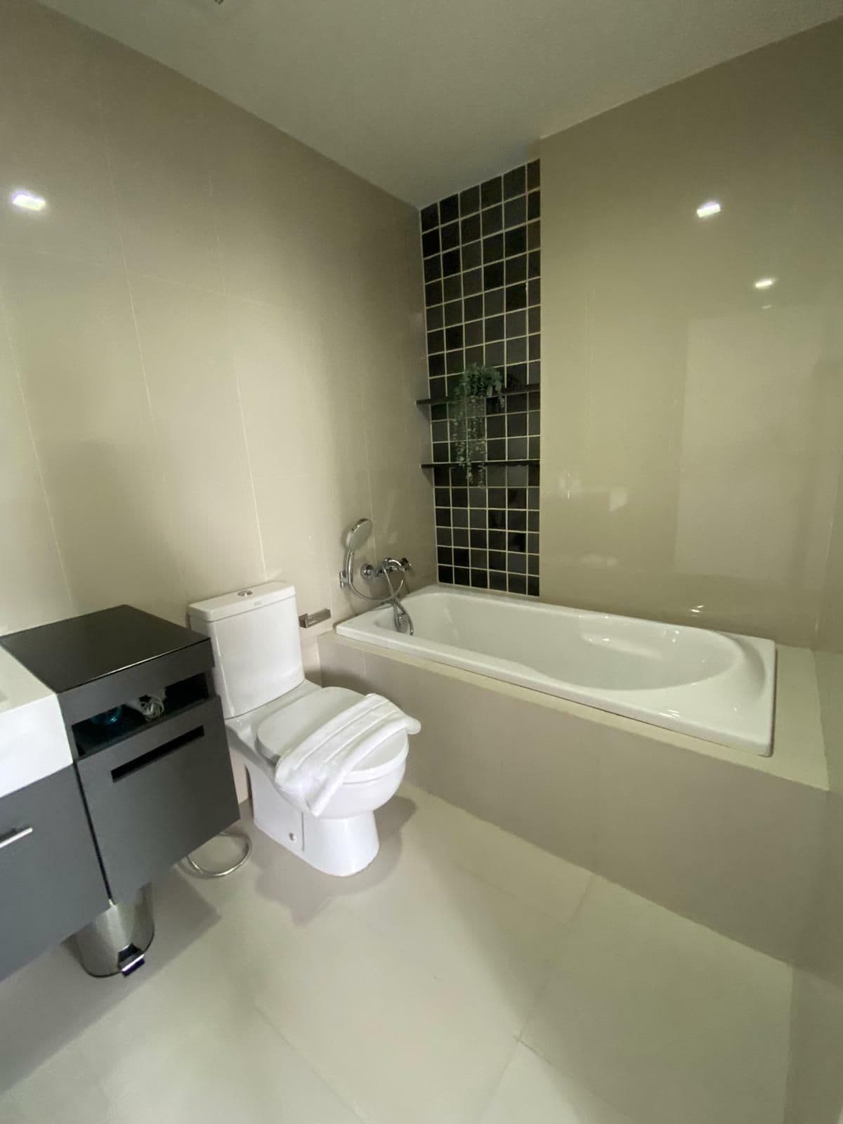 The Deck Patong Top floor U1140774 - image 5