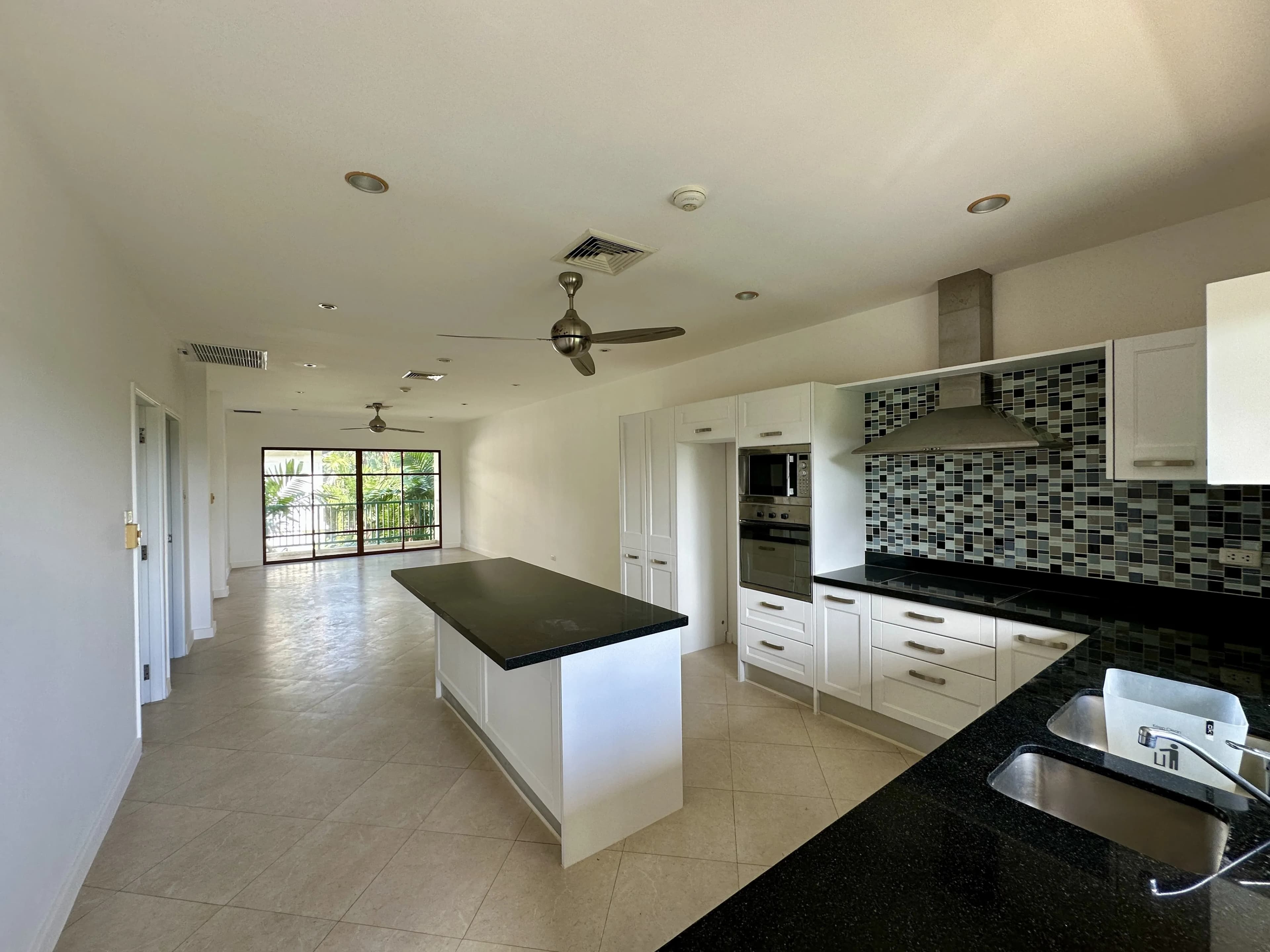 2 BEDROOM AFFORDABLE CONDO IN SURIN U1954608