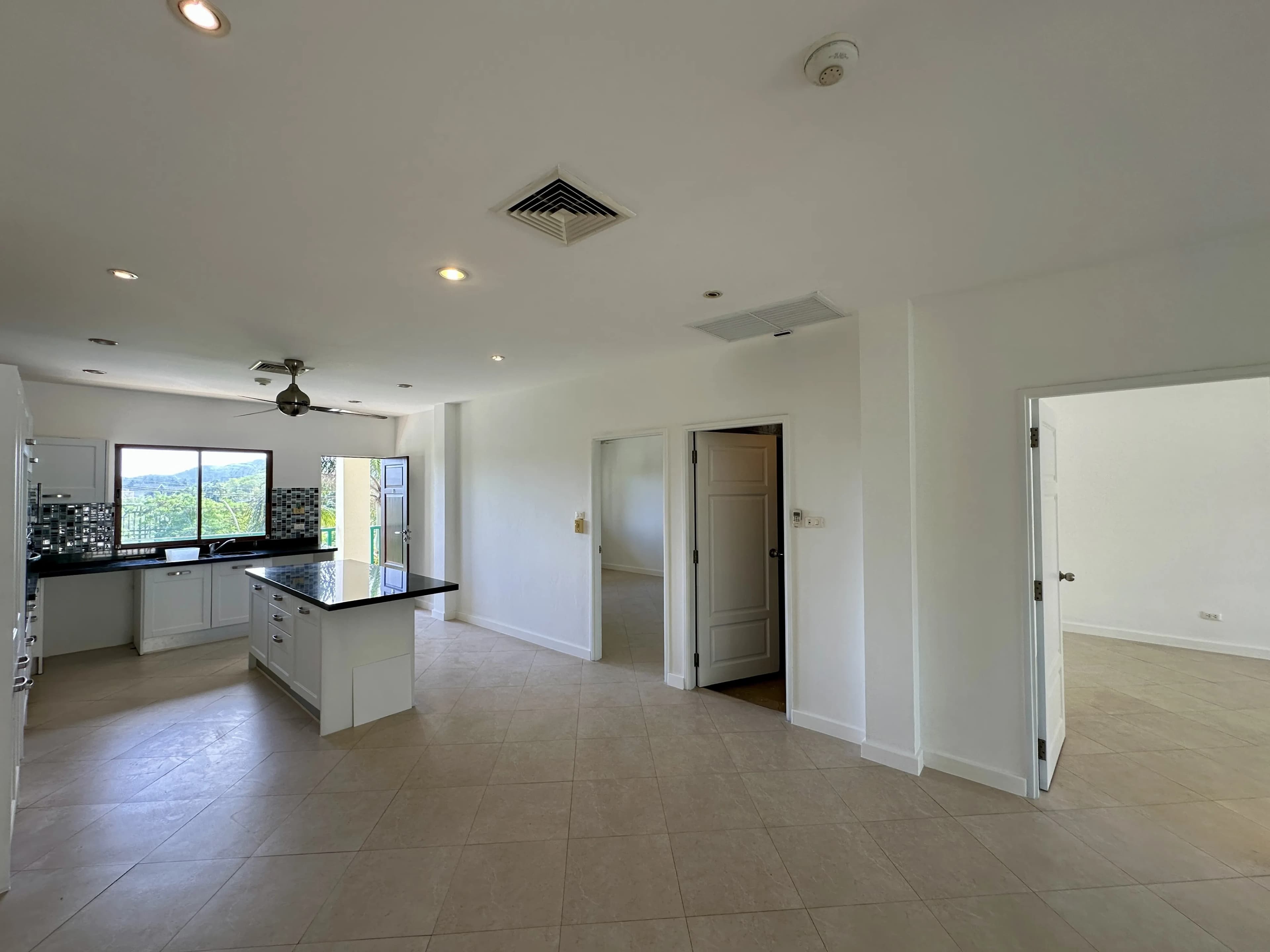 2 BEDROOM AFFORDABLE CONDO IN SURIN U1954608 - image 3
