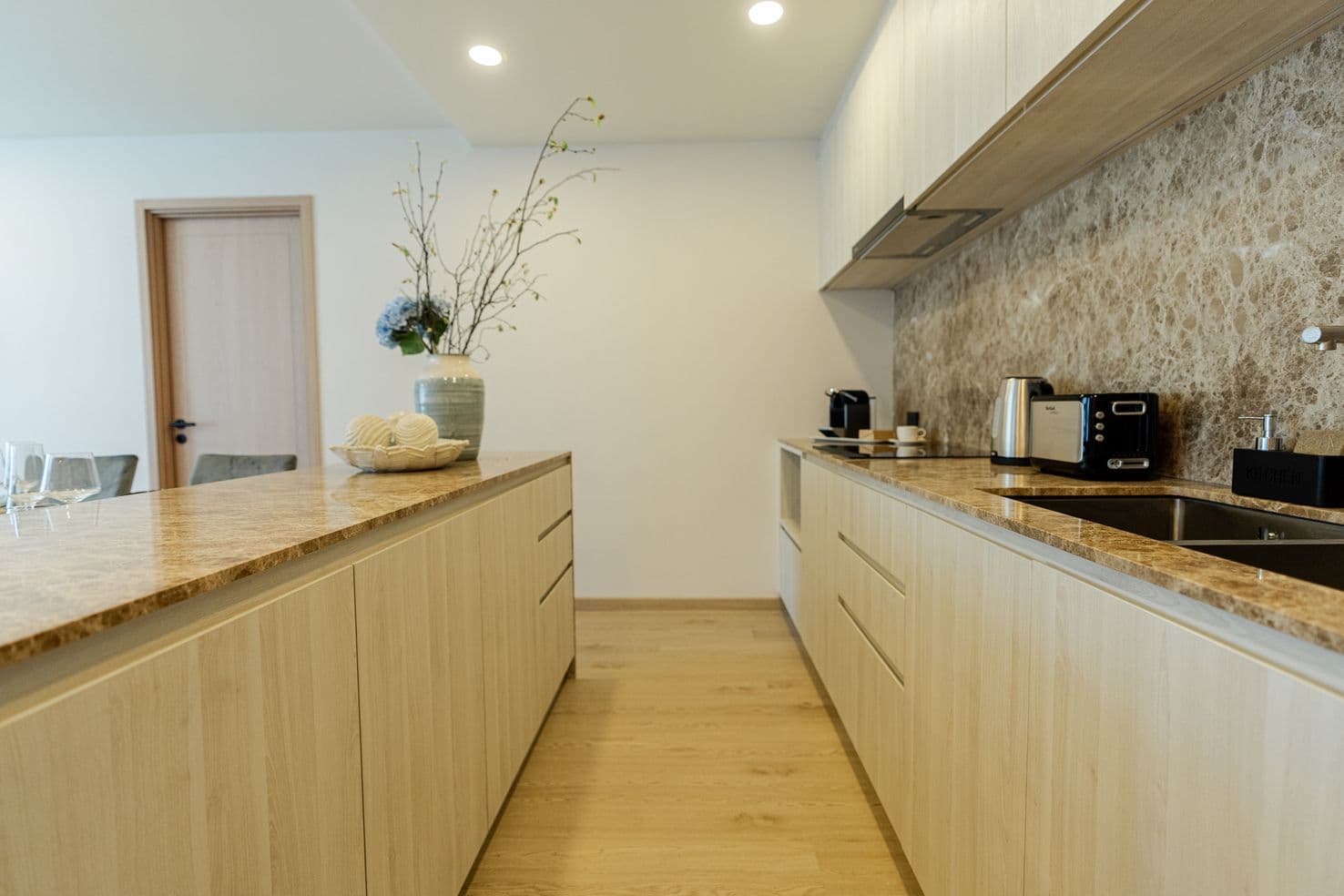 2 Bedroom Condo For Sale U5576852 - image 2