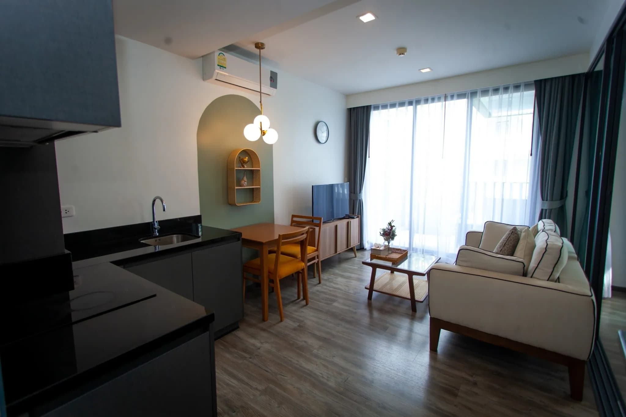 Ideal 1-Bedroom Condo Investment at The Deck Patong U5348778 - image 4