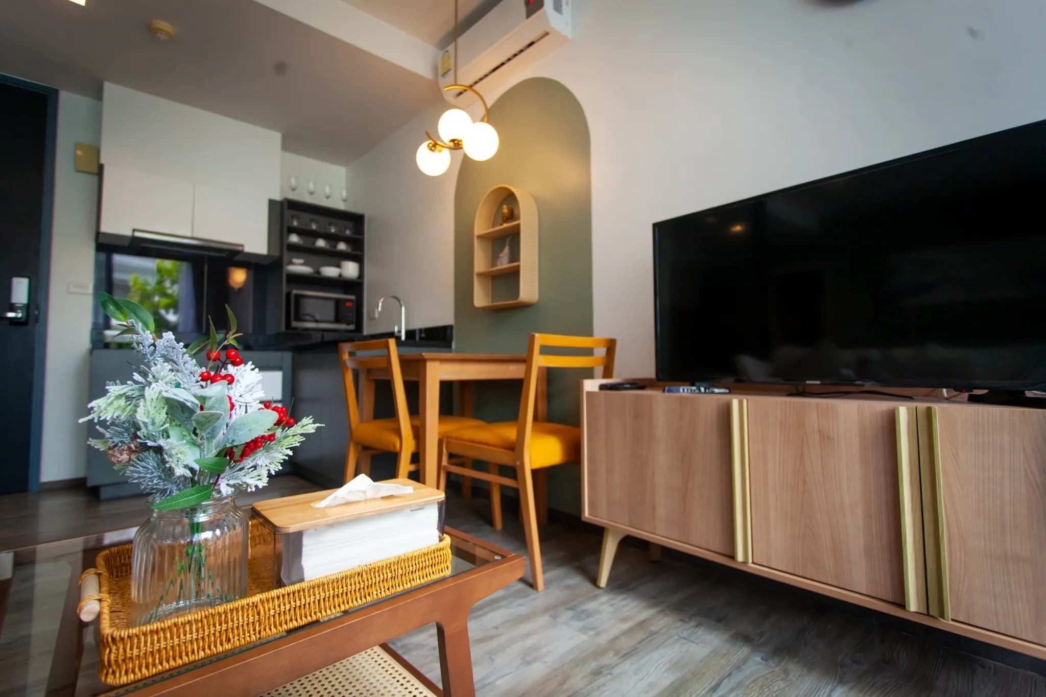 Ideal 1-Bedroom Condo Investment at The Deck Patong U5348778 - image 5